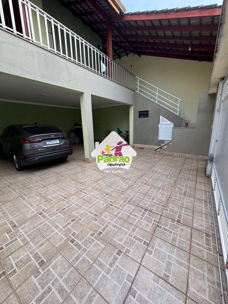 Sobrado em Guarulhos, no bairro Parque Renato Maia