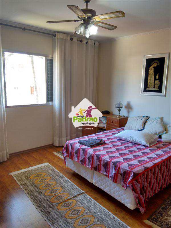 Casa em Guarulhos, no bairro Jardim Santa Mena
