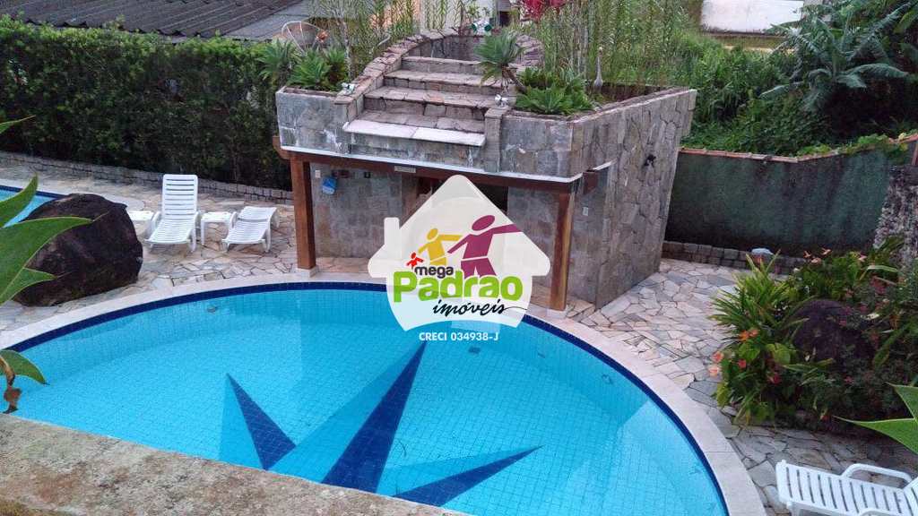 Sobrado em Ubatuba, no bairro Silop