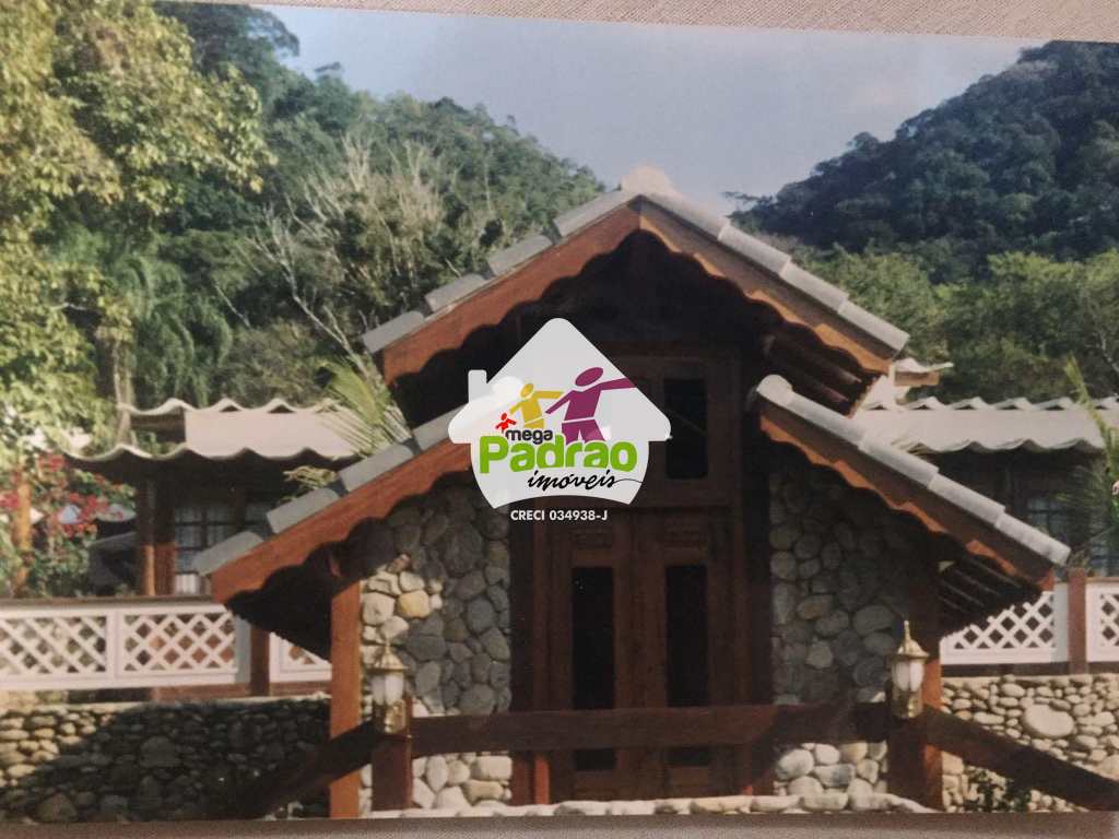 Sobrado em Ubatuba, no bairro Silop