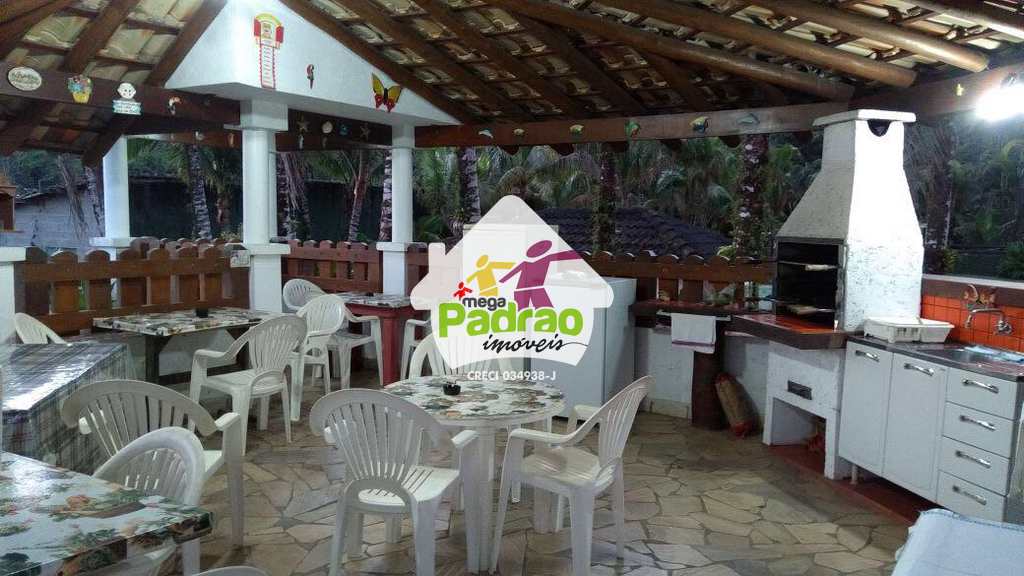 Sobrado em Ubatuba, no bairro Silop