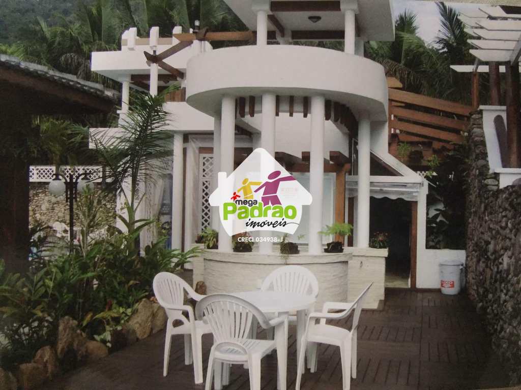 Sobrado em Ubatuba, no bairro Silop