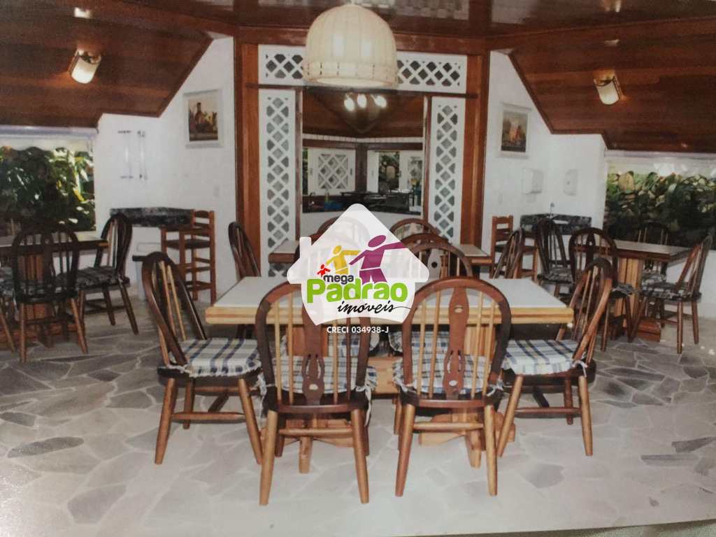 Sobrado em Ubatuba, no bairro Silop