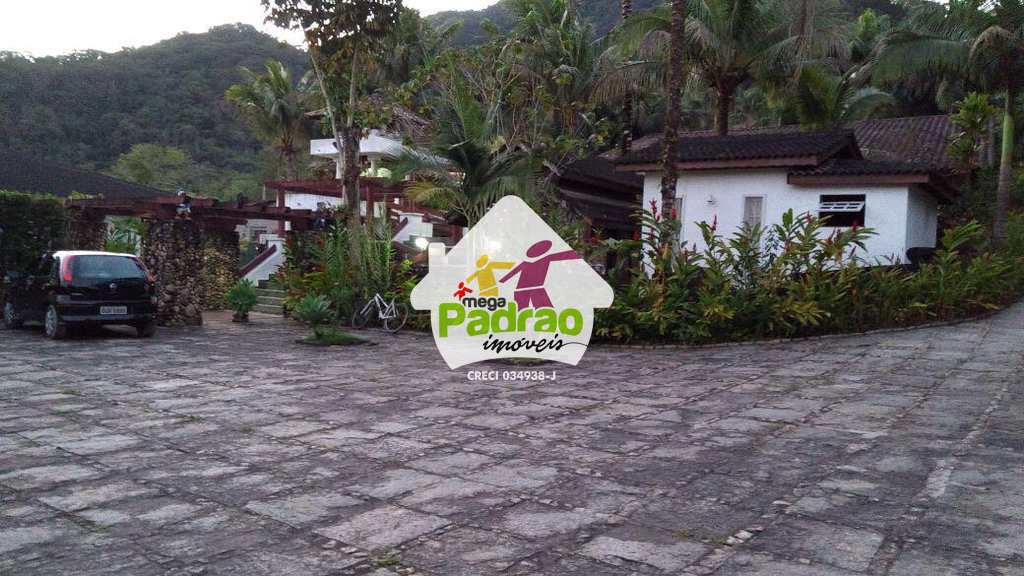 Sobrado em Ubatuba, no bairro Silop