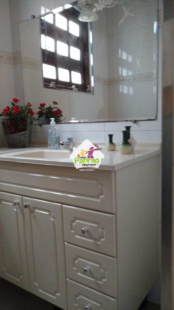 Sobrado em Guarulhos, no bairro Torres Tibagy
