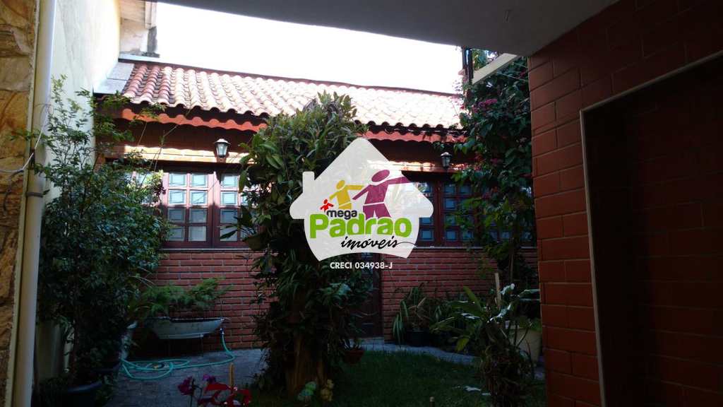 Sobrado em Guarulhos, no bairro Torres Tibagy