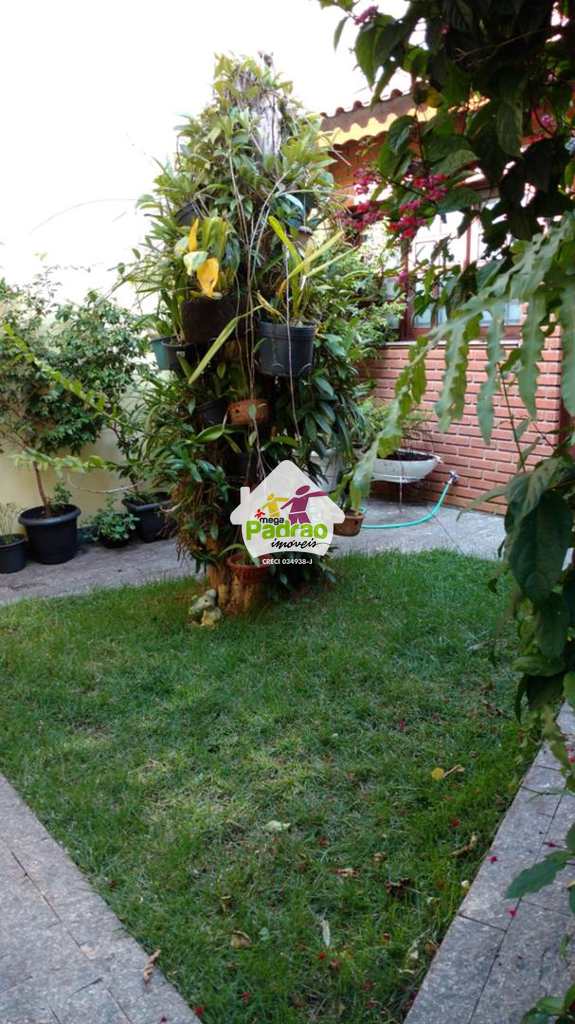 Sobrado em Guarulhos, no bairro Torres Tibagy