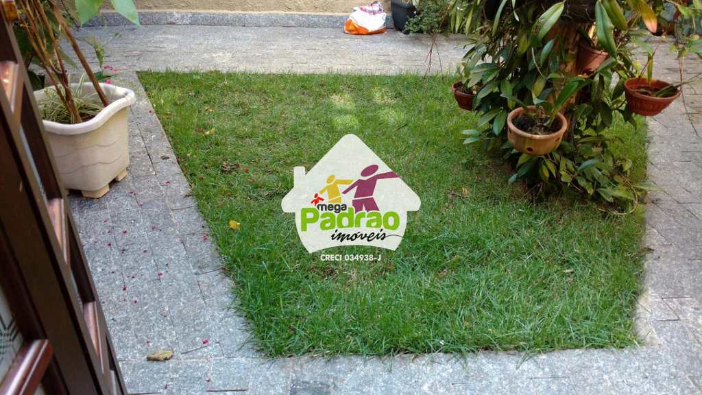 Sobrado em Guarulhos, no bairro Torres Tibagy