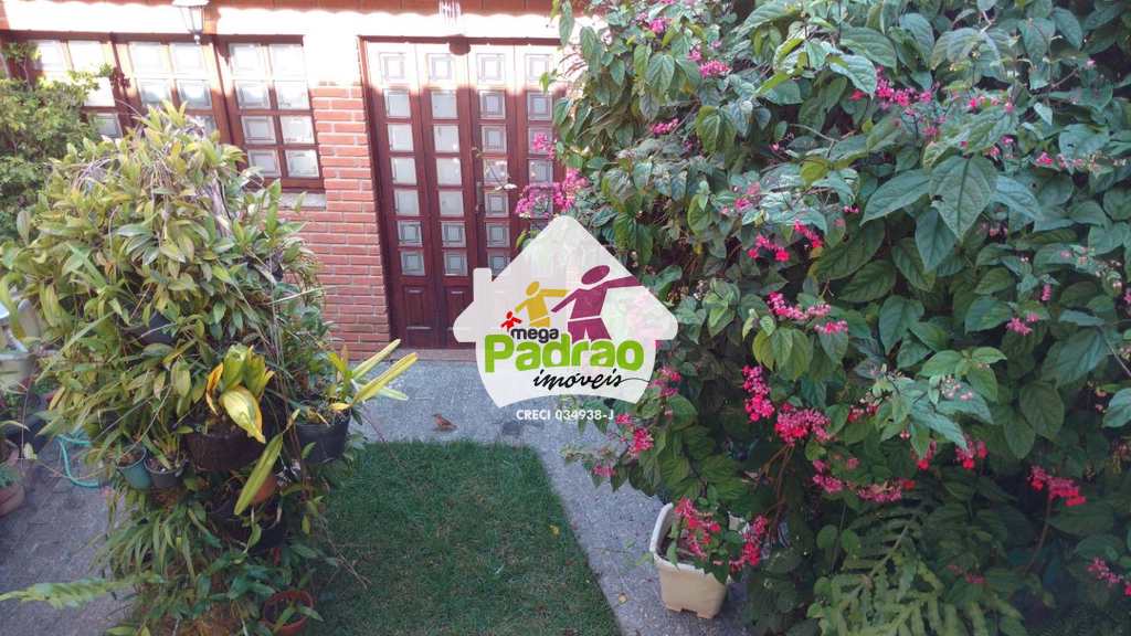 Sobrado em Guarulhos, no bairro Torres Tibagy