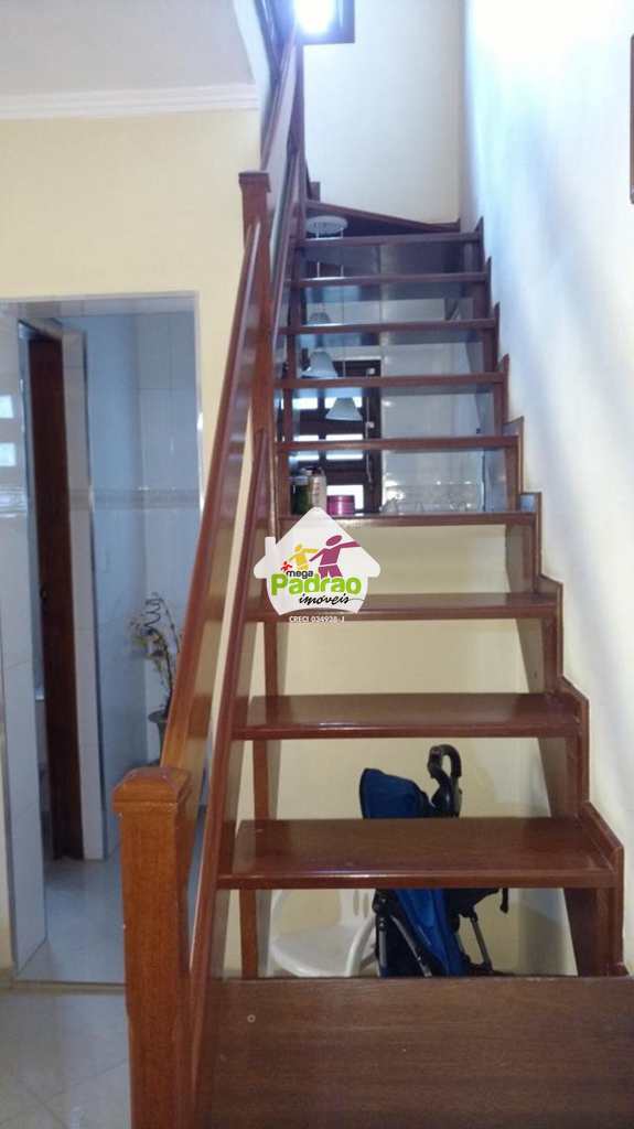 Sobrado em Guarulhos, no bairro Torres Tibagy