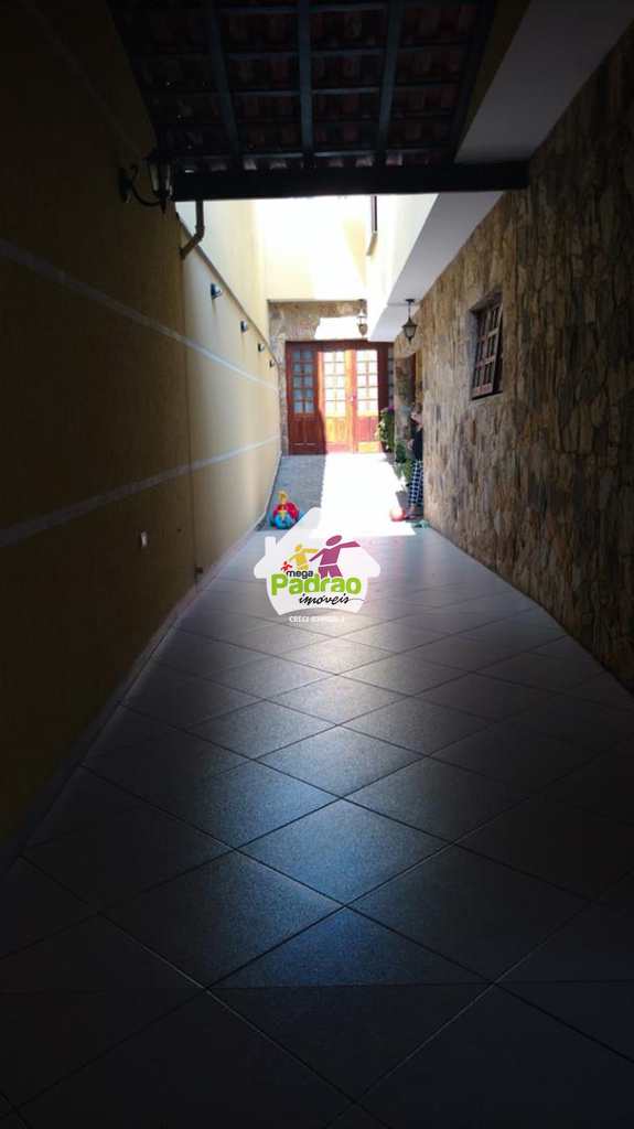 Sobrado em Guarulhos, no bairro Torres Tibagy