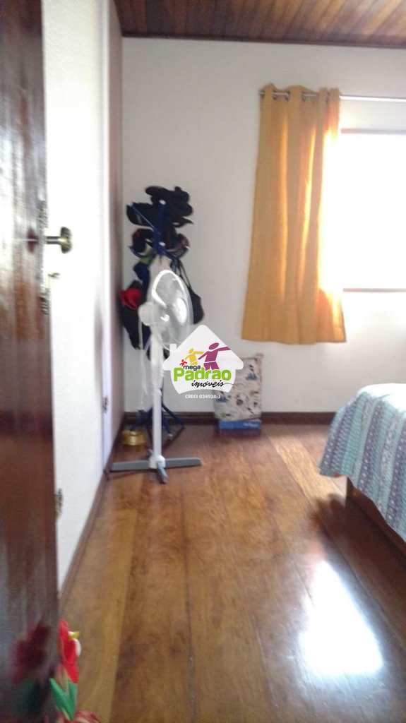 Sobrado em Guarulhos, no bairro Torres Tibagy