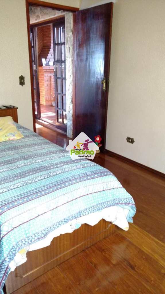 Sobrado em Guarulhos, no bairro Torres Tibagy