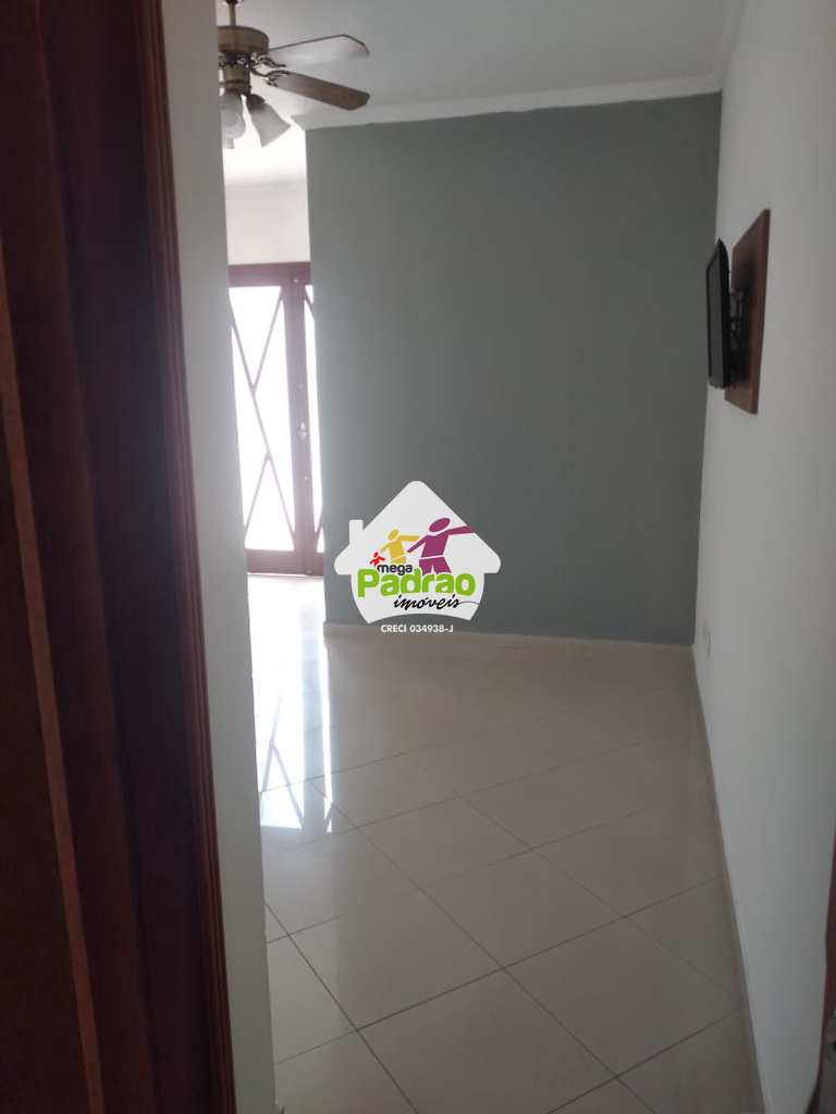 Sobrado em Guarulhos, no bairro Parque Renato Maia