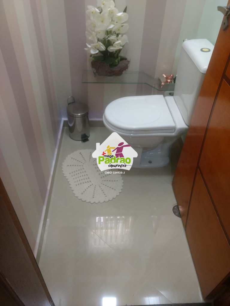 Sobrado em Guarulhos, no bairro Jardim Paraventi