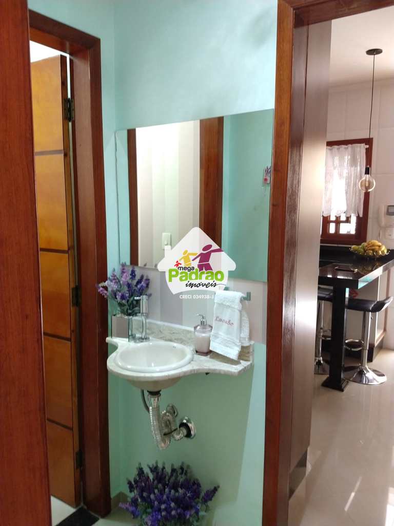 Sobrado em Guarulhos, no bairro Jardim Paraventi