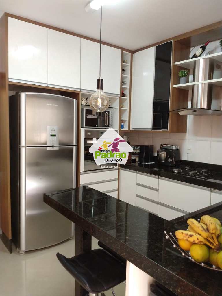 Sobrado em Guarulhos, no bairro Jardim Paraventi