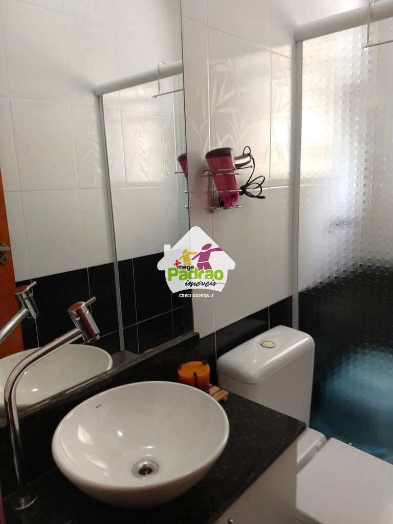 Sobrado em Guarulhos, no bairro Jardim Paraventi