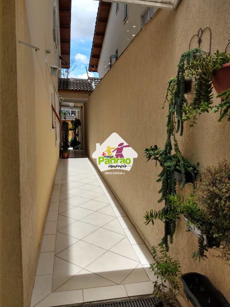 Sobrado em Guarulhos, no bairro Jardim Paraventi