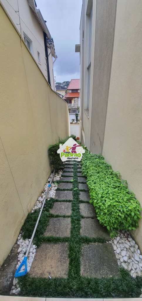 Sobrado em Guarulhos, no bairro Parque Renato Maia