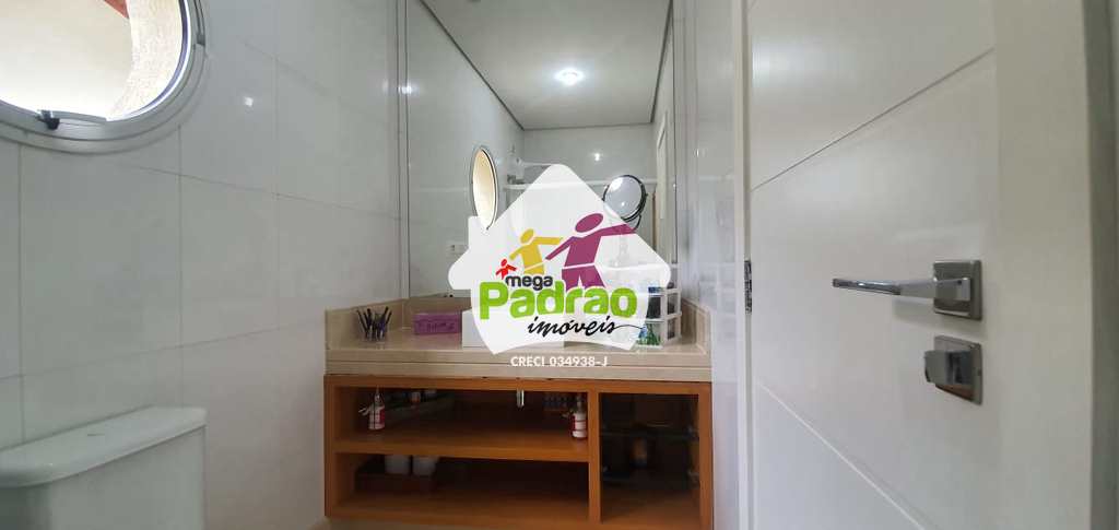 Sobrado em Guarulhos, no bairro Parque Renato Maia