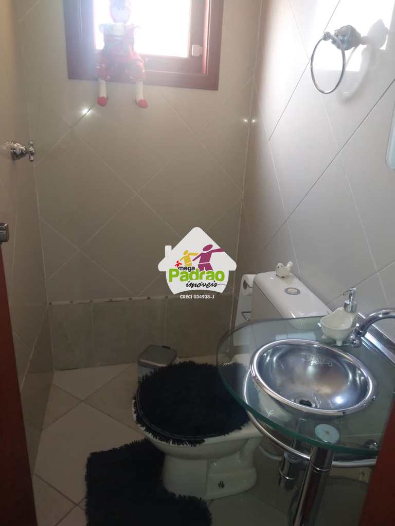 Sobrado em Guarulhos, no bairro Parque Renato Maia