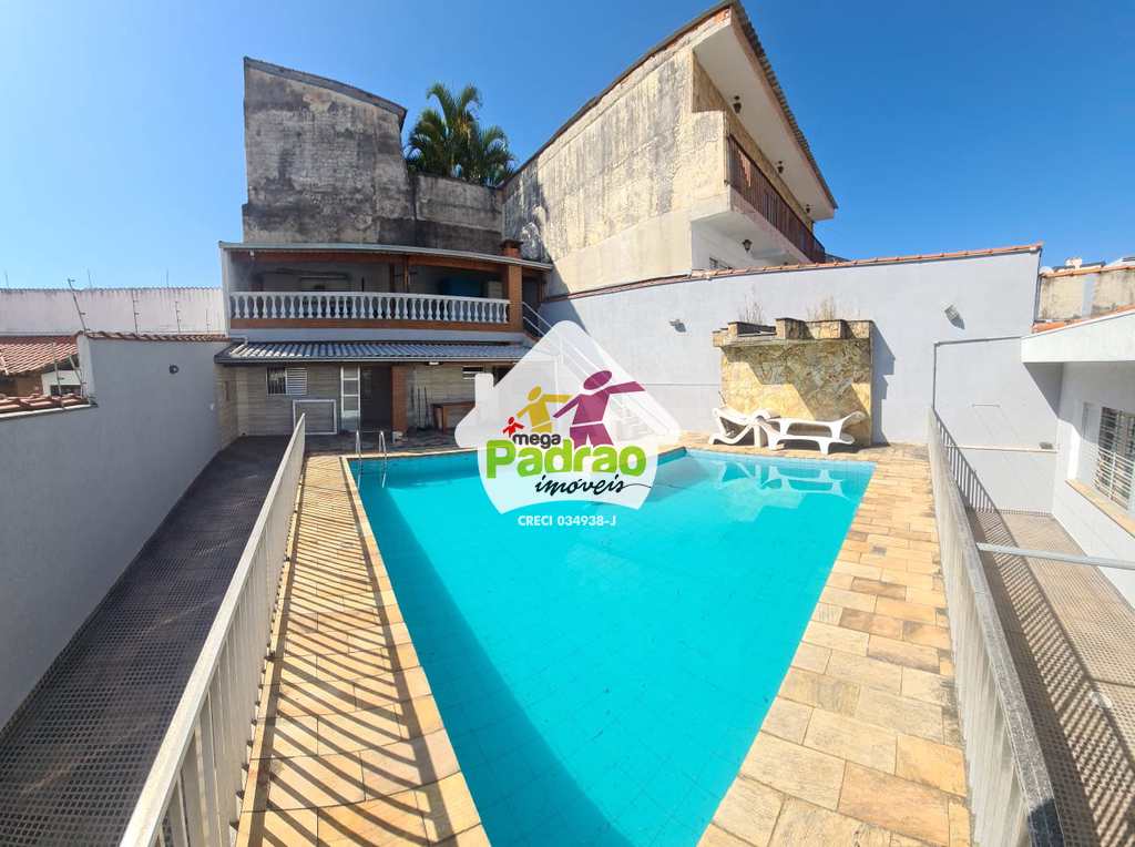 Casa em Guarulhos, no bairro Vila Galvão