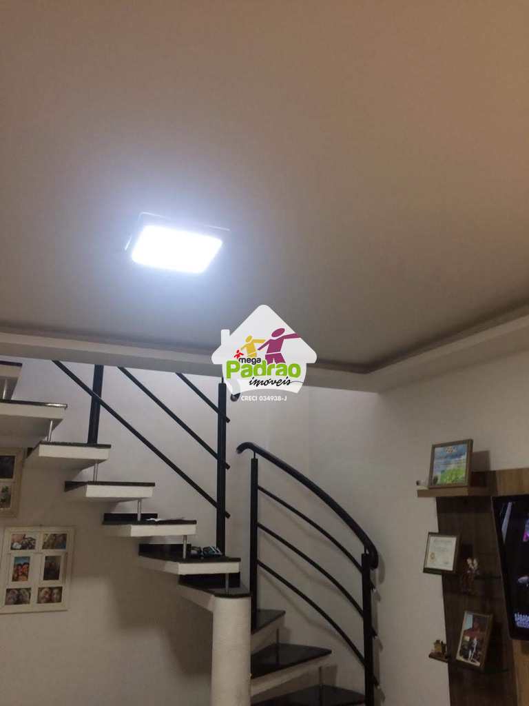 Sobrado em Guarulhos, no bairro Jardim Adriana