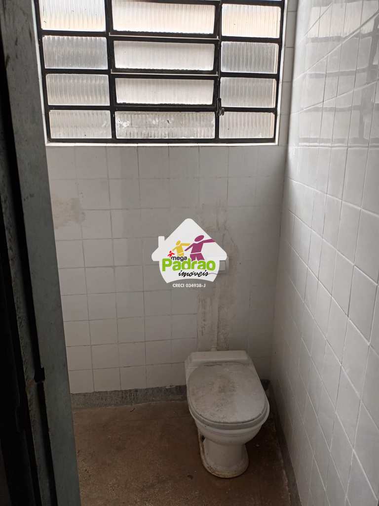 Galpão em Guarulhos, no bairro Água Chata