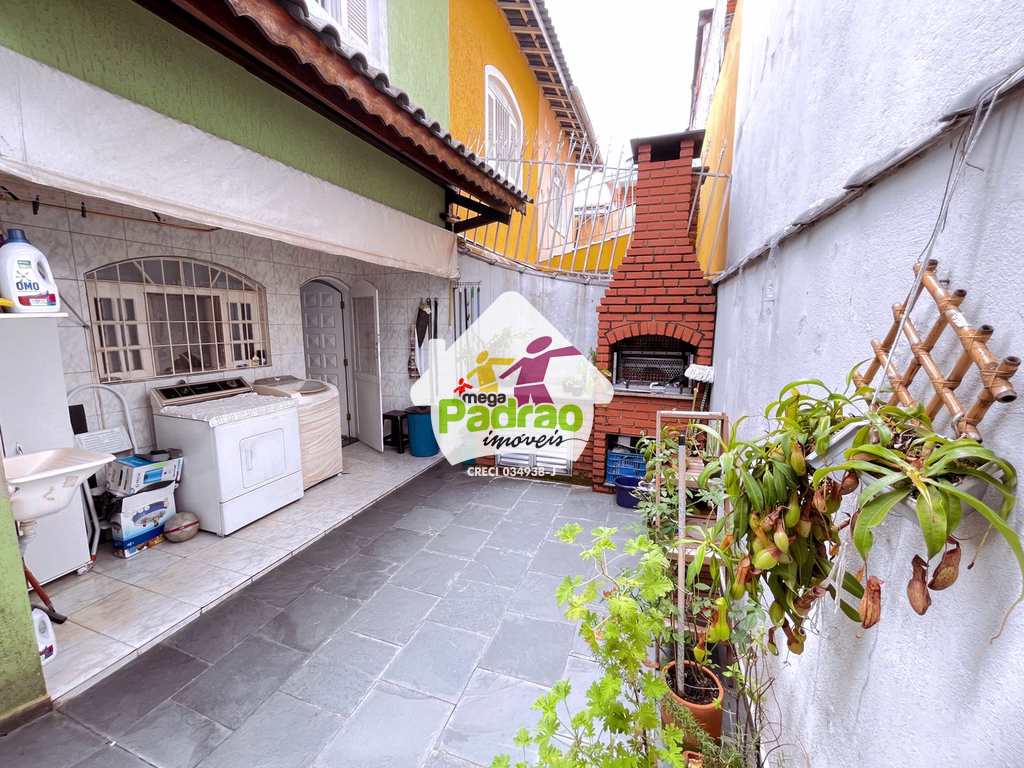 Sobrado em Guarulhos, no bairro Jardim Santa Clara