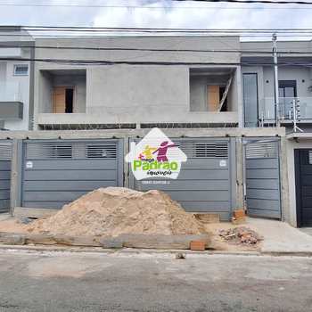 Sobrado em Guarulhos, bairro Jardim Santa Clara