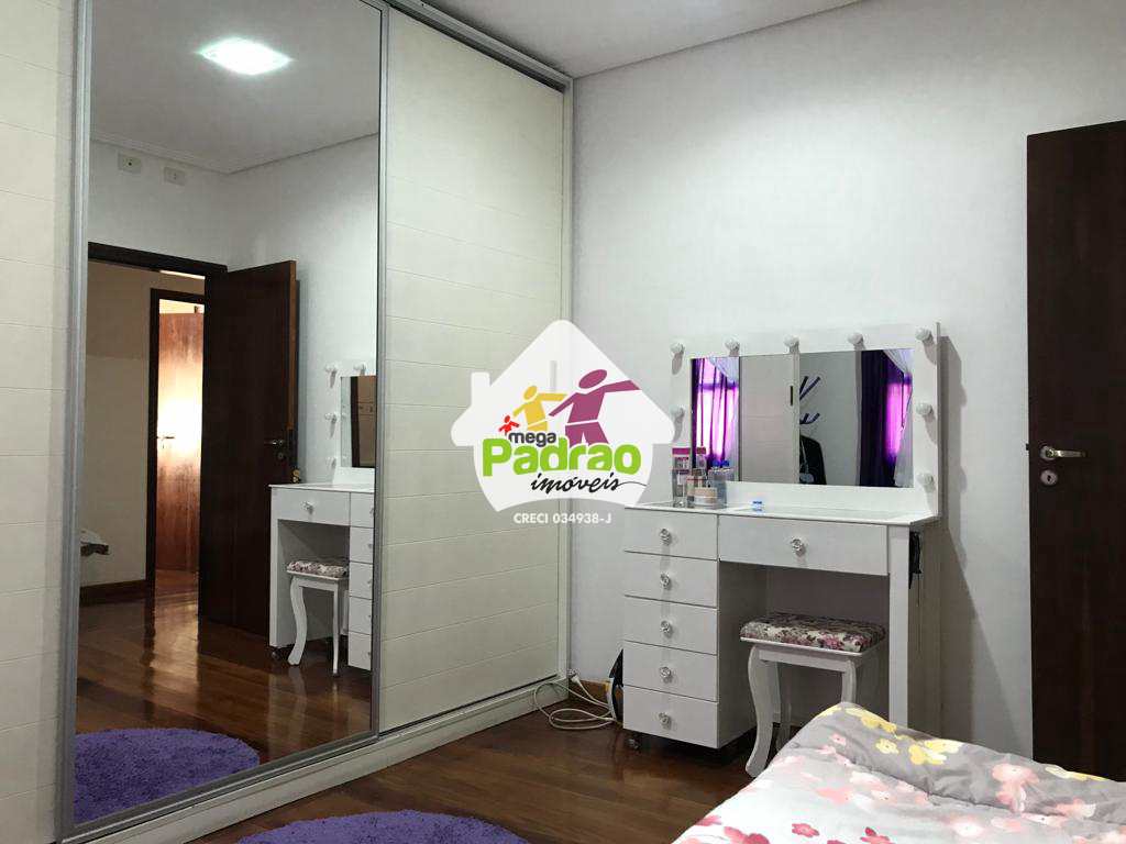Casa em Guarulhos, no bairro Vila Milton