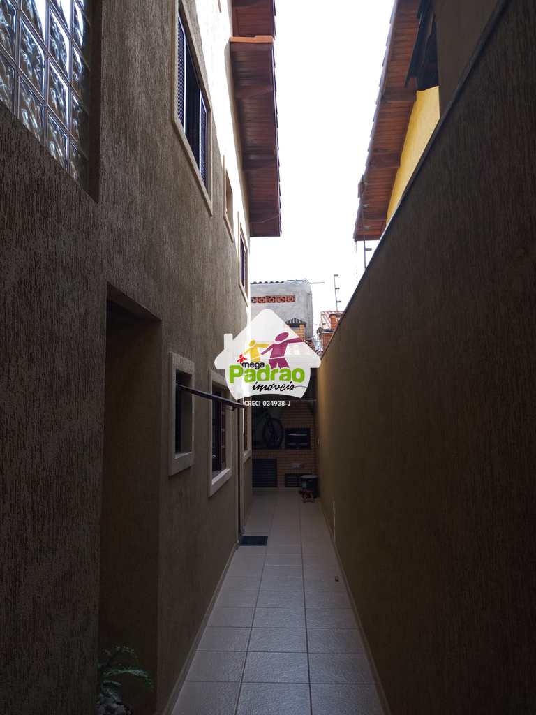Sobrado em Guarulhos, no bairro Jardim Santa Clara