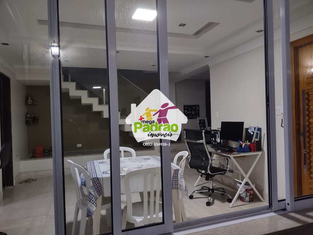 Sobrado em Guarulhos, no bairro Jardim Imperador