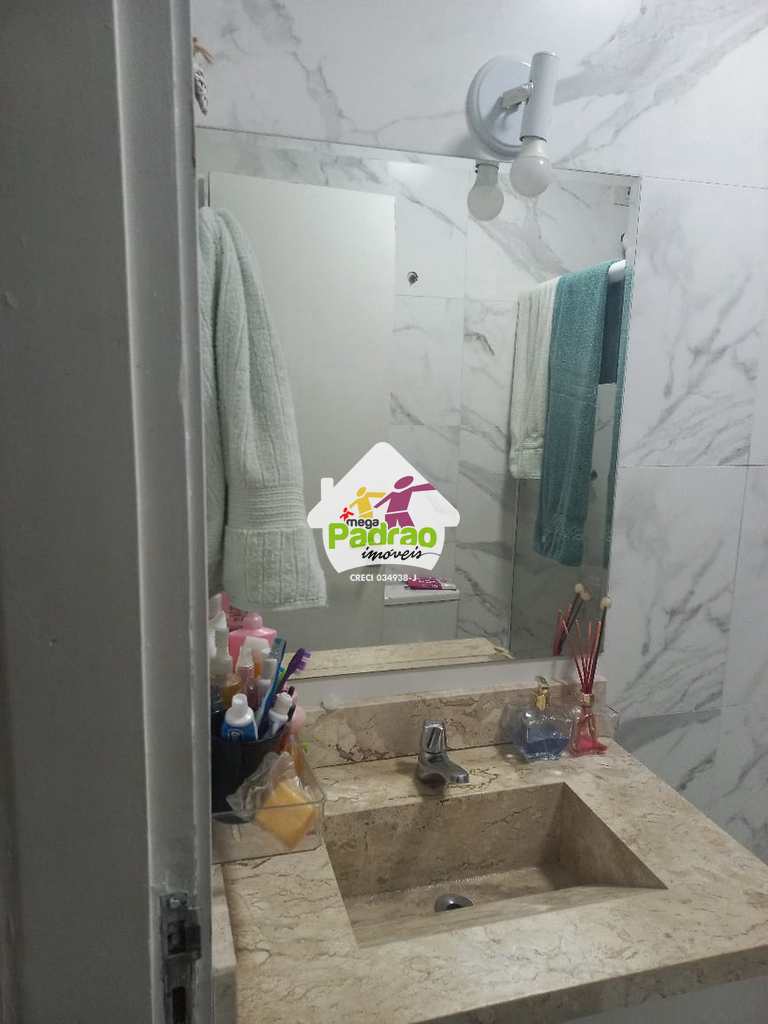 Sobrado em Guarulhos, no bairro Jardim do Papai
