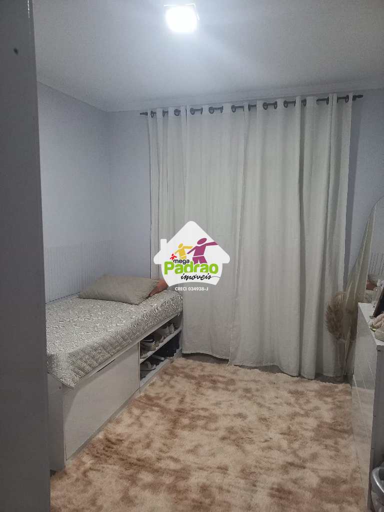 Sobrado em Guarulhos, no bairro Jardim do Papai