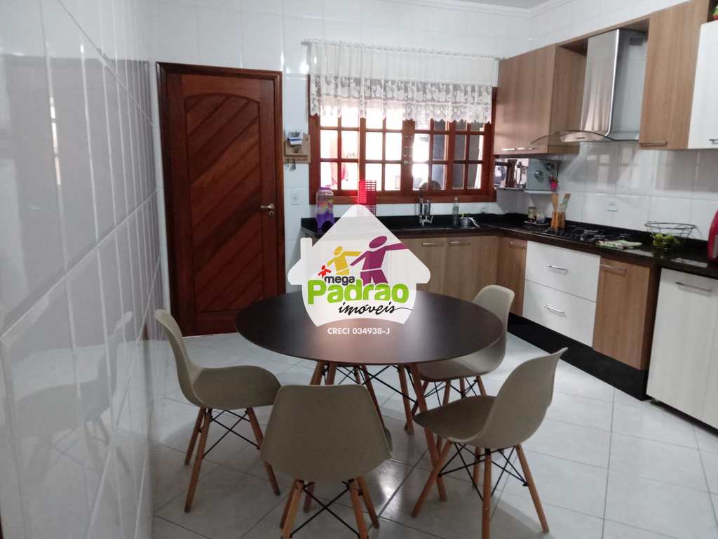 Sobrado em Guarulhos, no bairro Jardim Santa Clara