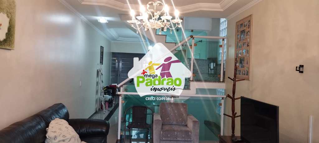 Sobrado em Guarulhos, no bairro Parque Renato Maia