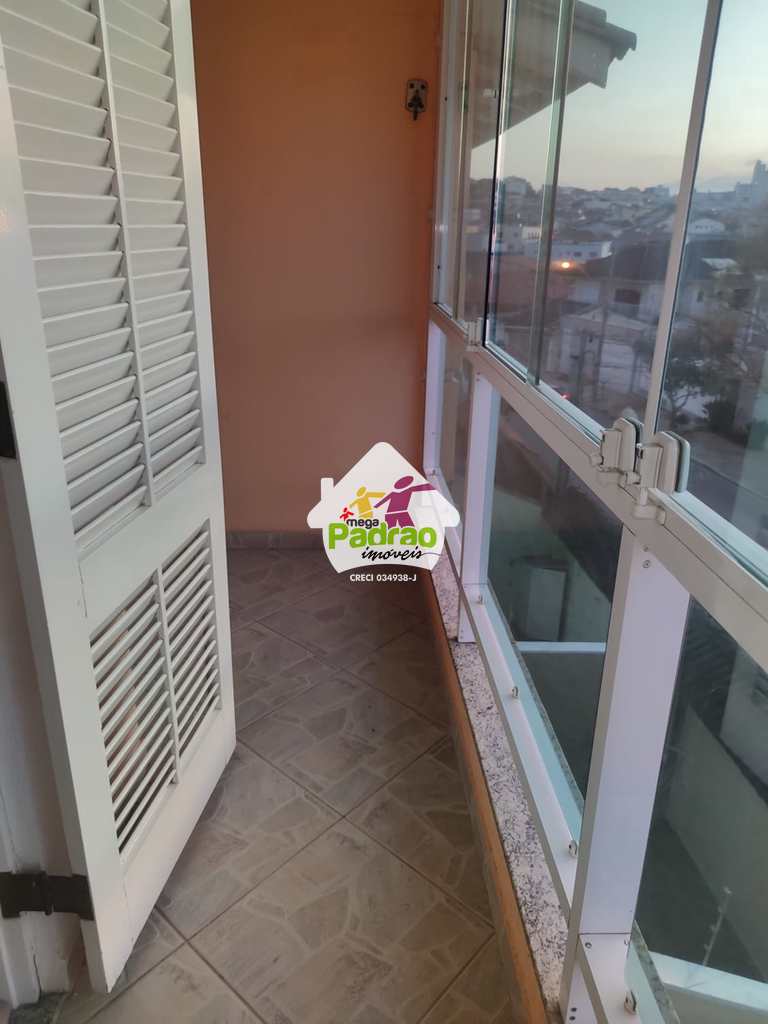 Sobrado em Guarulhos, no bairro Parque Renato Maia