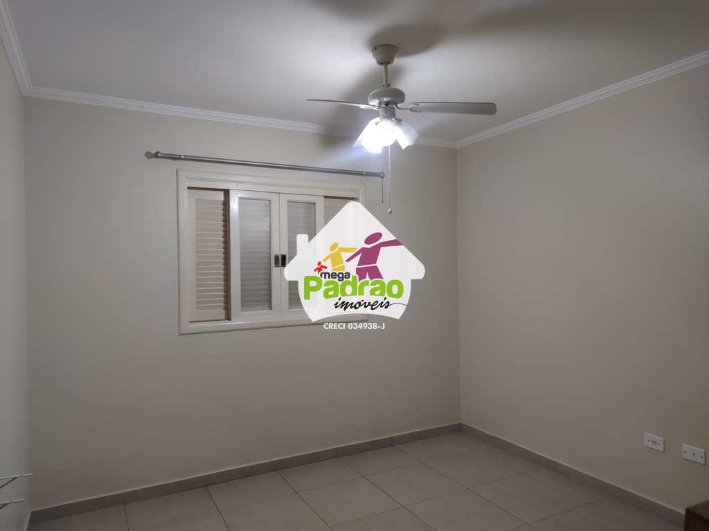 Sobrado em Guarulhos, no bairro Parque Renato Maia
