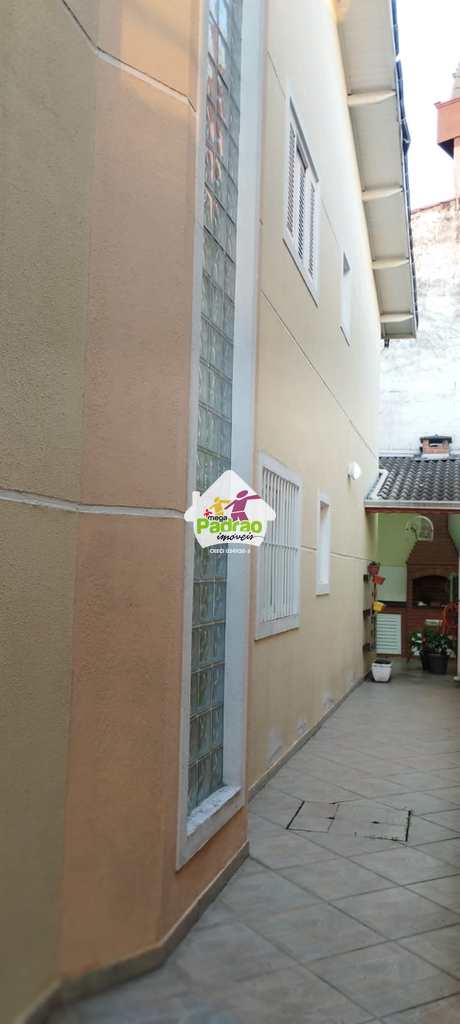 Sobrado em Guarulhos, no bairro Parque Renato Maia