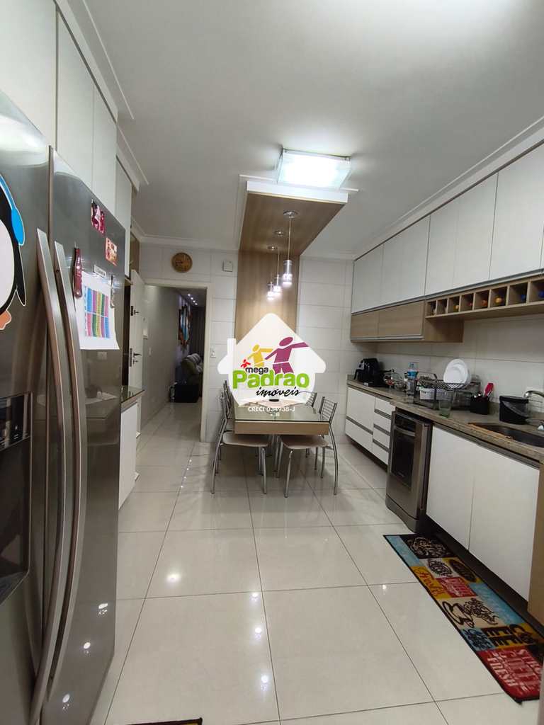 Sobrado em Guarulhos, no bairro Jardim Vila Galvão