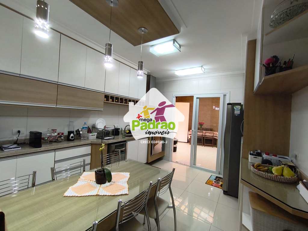 Sobrado em Guarulhos, no bairro Jardim Vila Galvão