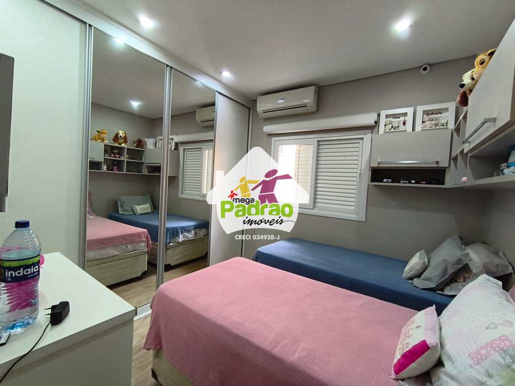 Sobrado em Guarulhos, no bairro Jardim Vila Galvão