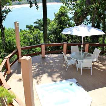 Casa de Condomínio em Ubatuba, bairro Ponta das Toninhas