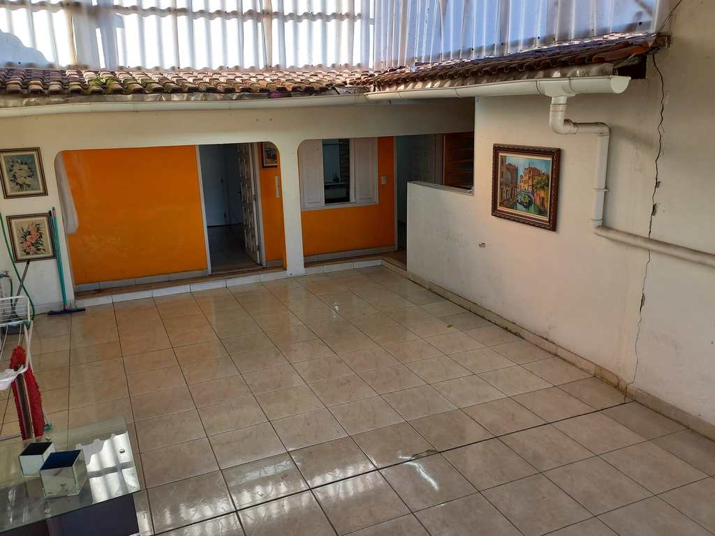 Casa em São Vicente, no bairro Parque São Vicente
