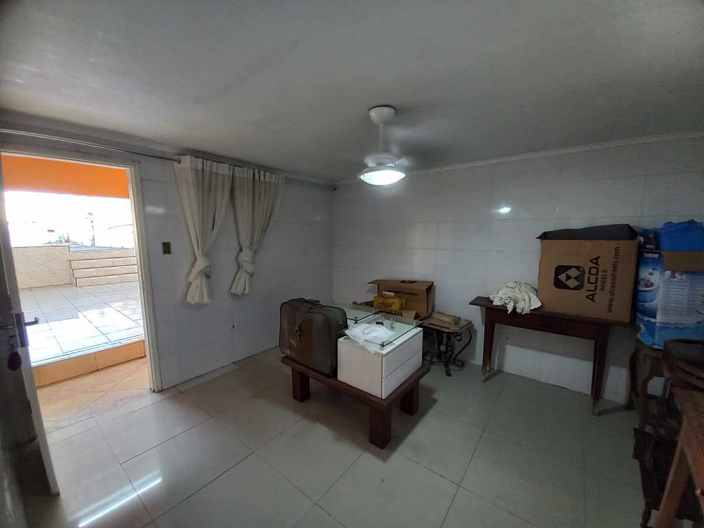 Casa em São Vicente, no bairro Parque São Vicente