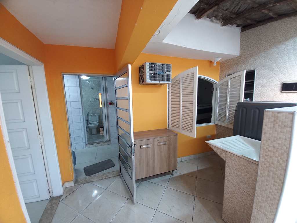 Casa em São Vicente, no bairro Parque São Vicente