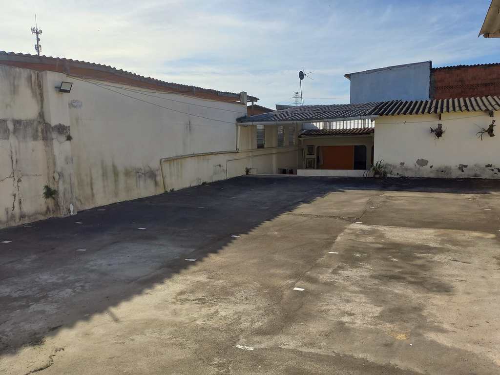 Casa em São Vicente, no bairro Parque São Vicente