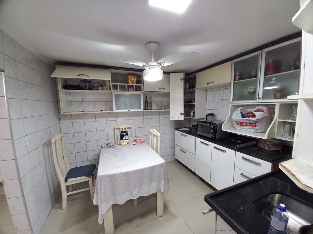 Casa em São Vicente, no bairro Parque São Vicente